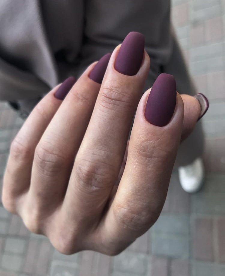 Однотонное матовое покрытие., фото - Нігтьова студія Shablevskaya Nails