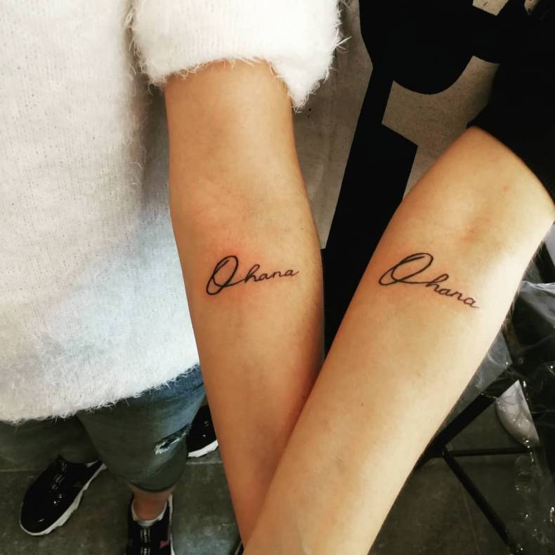 На руці напис парні, фото - Тату майстер Наталья