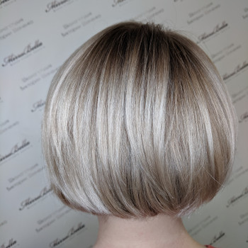 Стрижка женская
                    Перукар Виктория Шевченко Київ