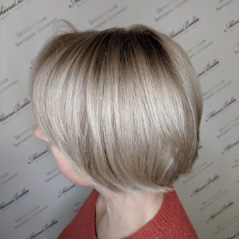 Стрижка женская
                    Перукар Виктория Шевченко Київ