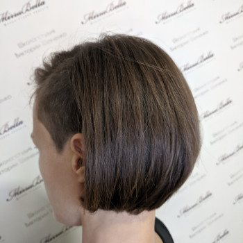 Стрижка женская
                    Перукар Виктория Шевченко Київ