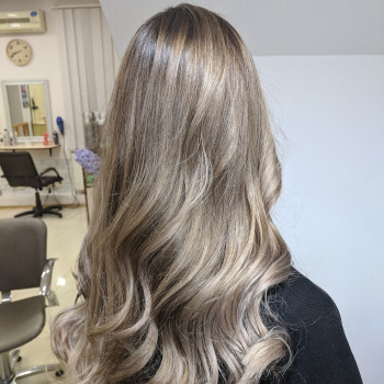 Окрашивание шатуш, айртач (airtouch)
                    Парикмахер Виктория Шевченко Киев