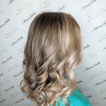 Окрашивание шатуш, айртач (airtouch)
                    Парикмахер Виктория Шевченко Киев