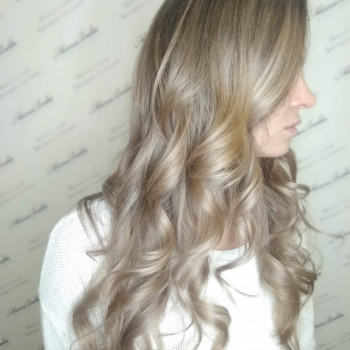 Окрашивание шатуш, айртач (airtouch)
                    Парикмахер Виктория Шевченко Киев