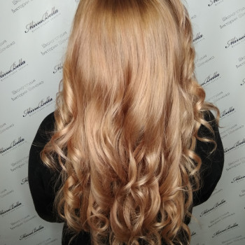 Окрашивание волос
                    Перукар Виктория Шевченко Київ