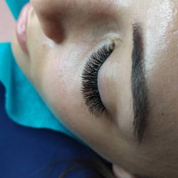 Наращивание ресниц, объем 3d