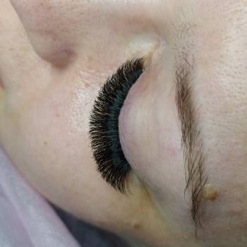 Наращивание ресниц, мега объем