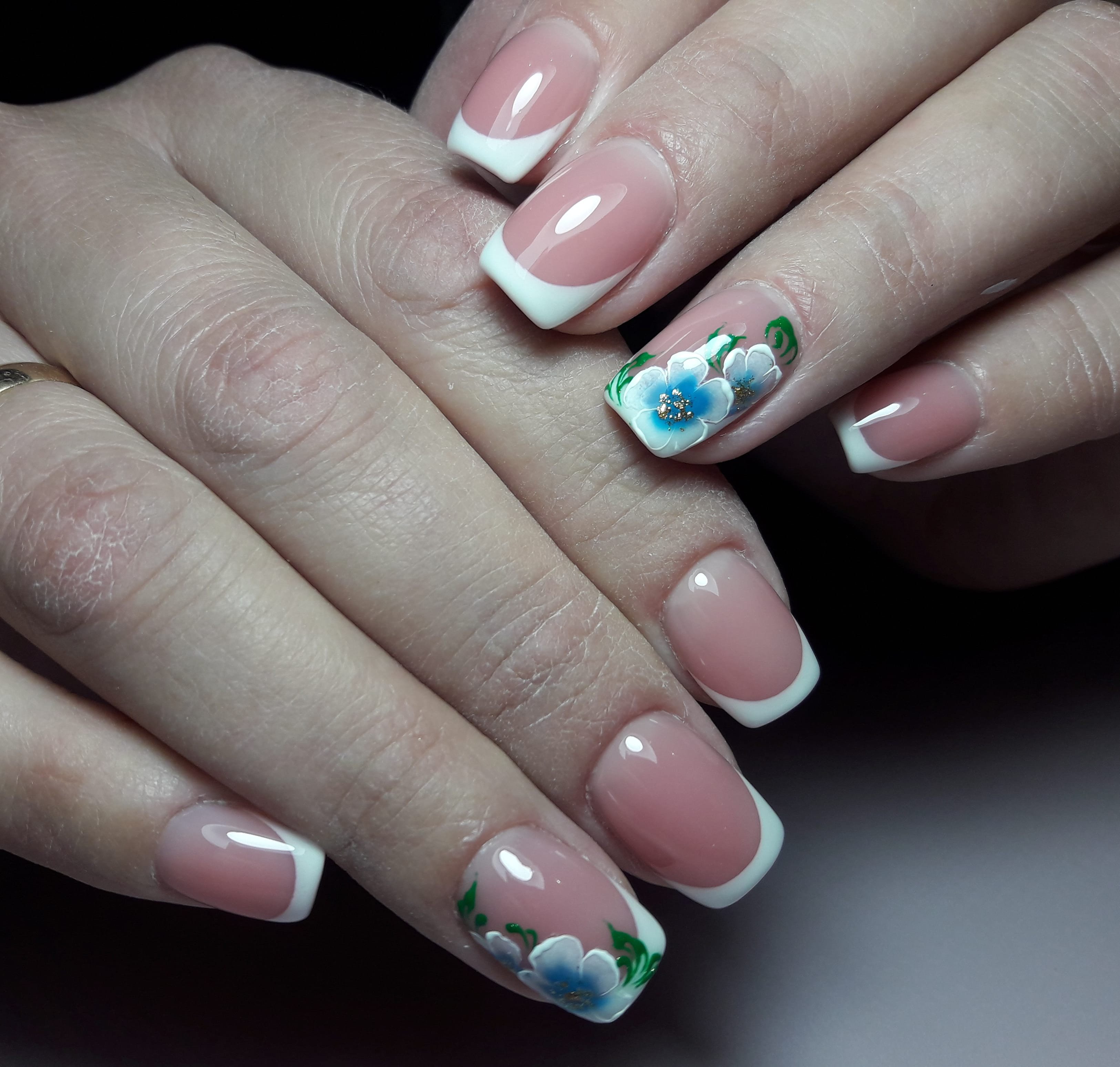 Білий манікюр французький блакитний, фото - Майстер манікюру Оксана Галенко