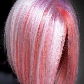 Яркие окрашивания.