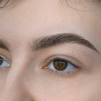 оформление бровей