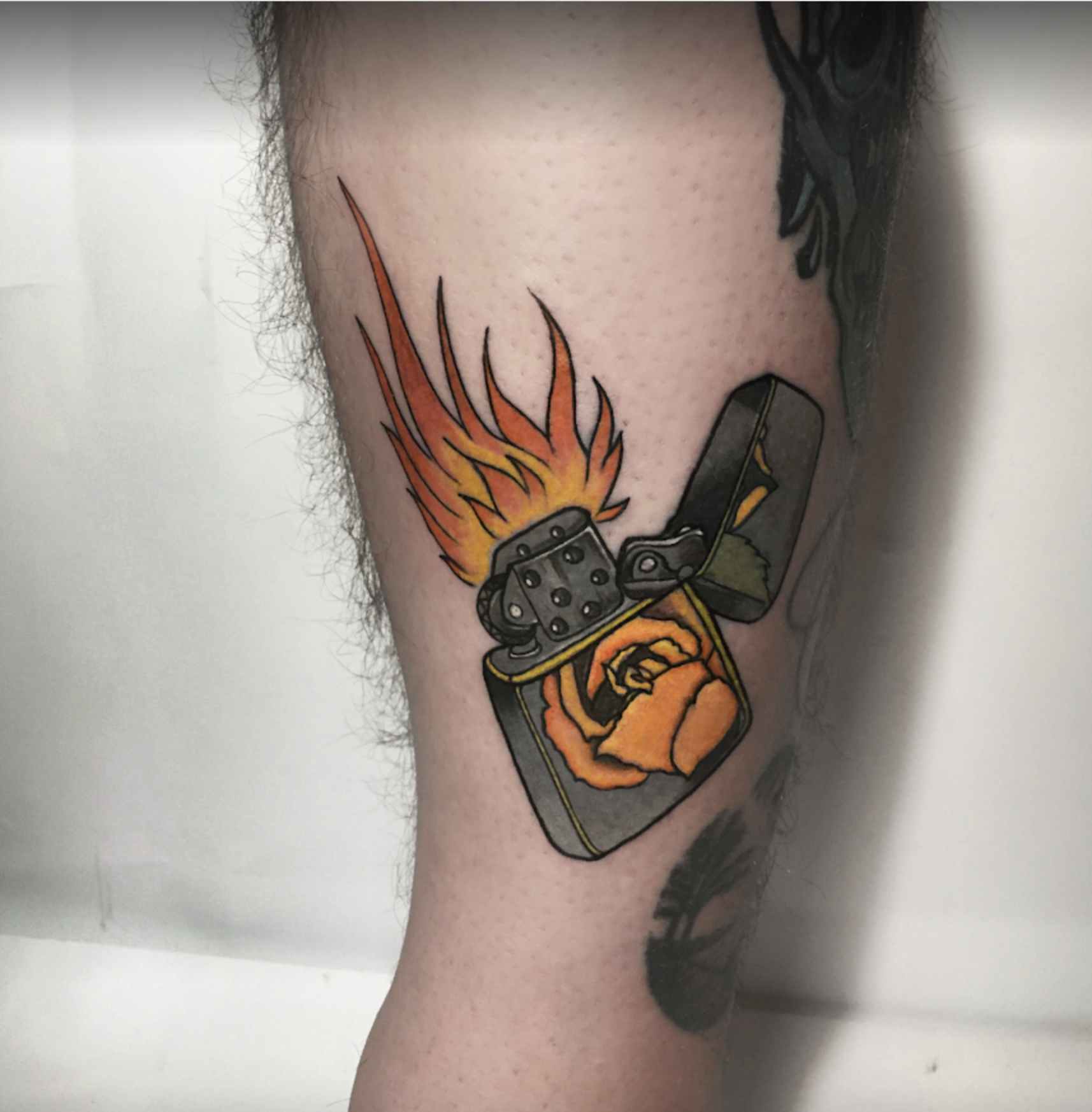 Для хлопців на нозі троянда, фото - Тату салон Cartel Tattoo