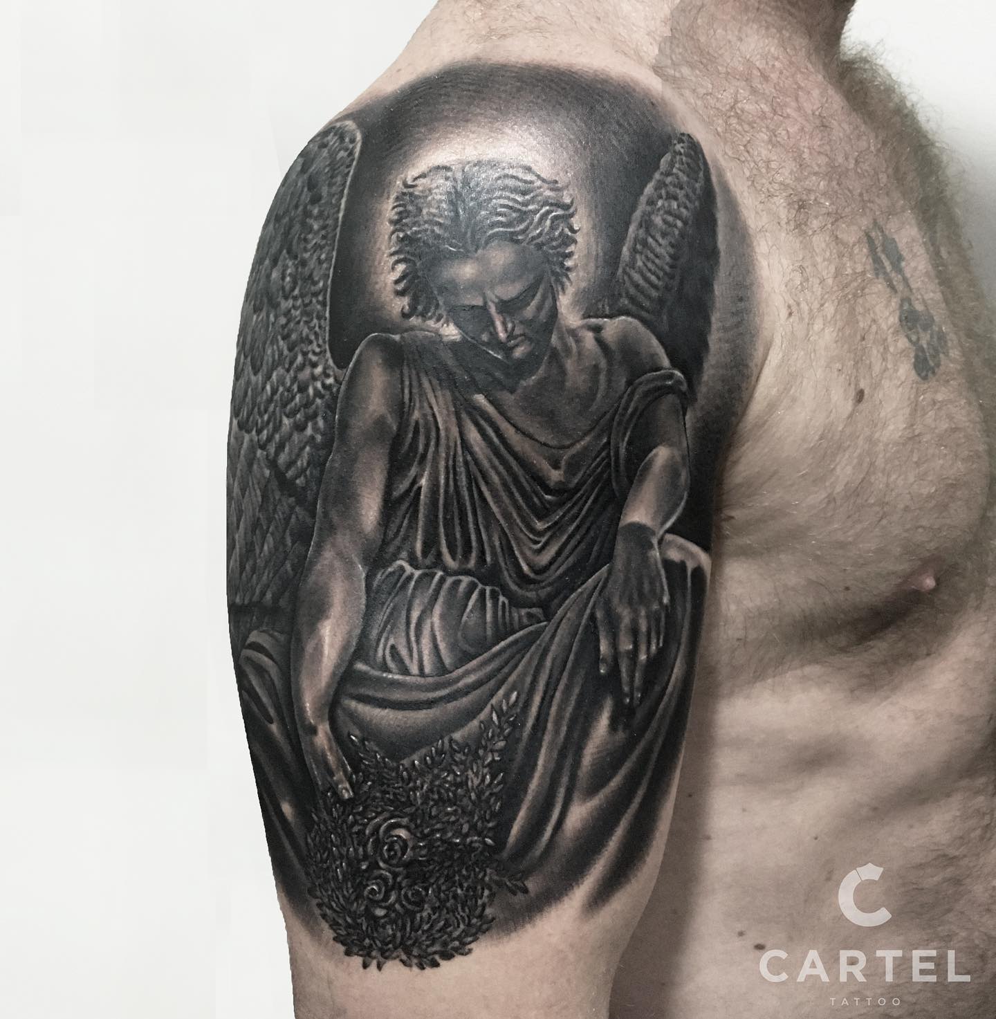 Для хлопців на плечі рукав, фото - Тату салон Cartel Tattoo