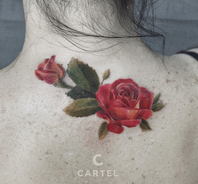 Для дівчат на шиї троянда, фото - Тату салон Cartel Tattoo