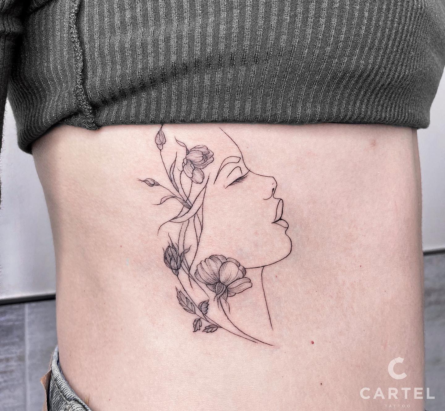 Женские черно-белые девушка, фото - Тату салон Cartel Tattoo