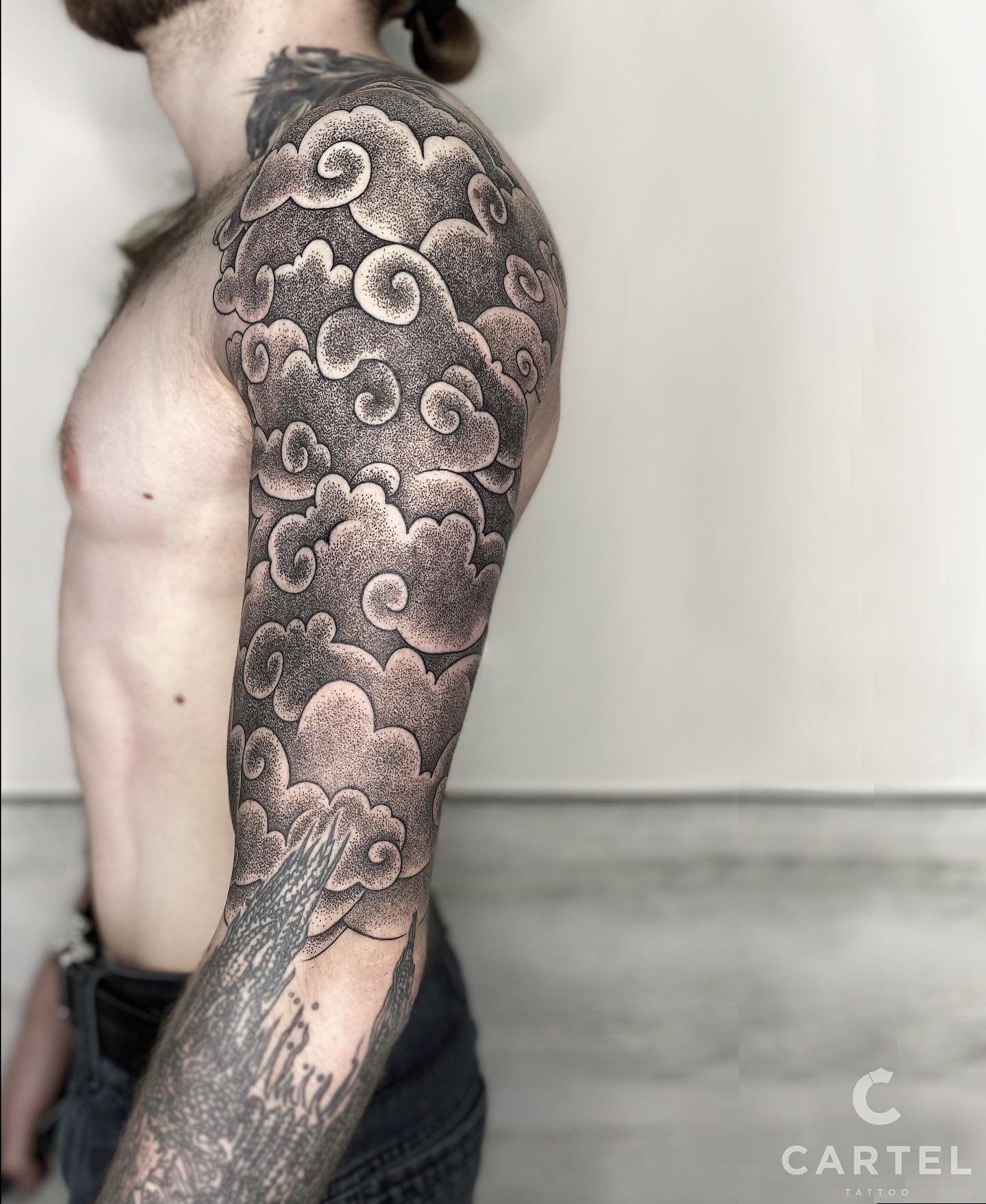 Для хлопців на плечі передпліччі, фото - Тату салон Cartel Tattoo
