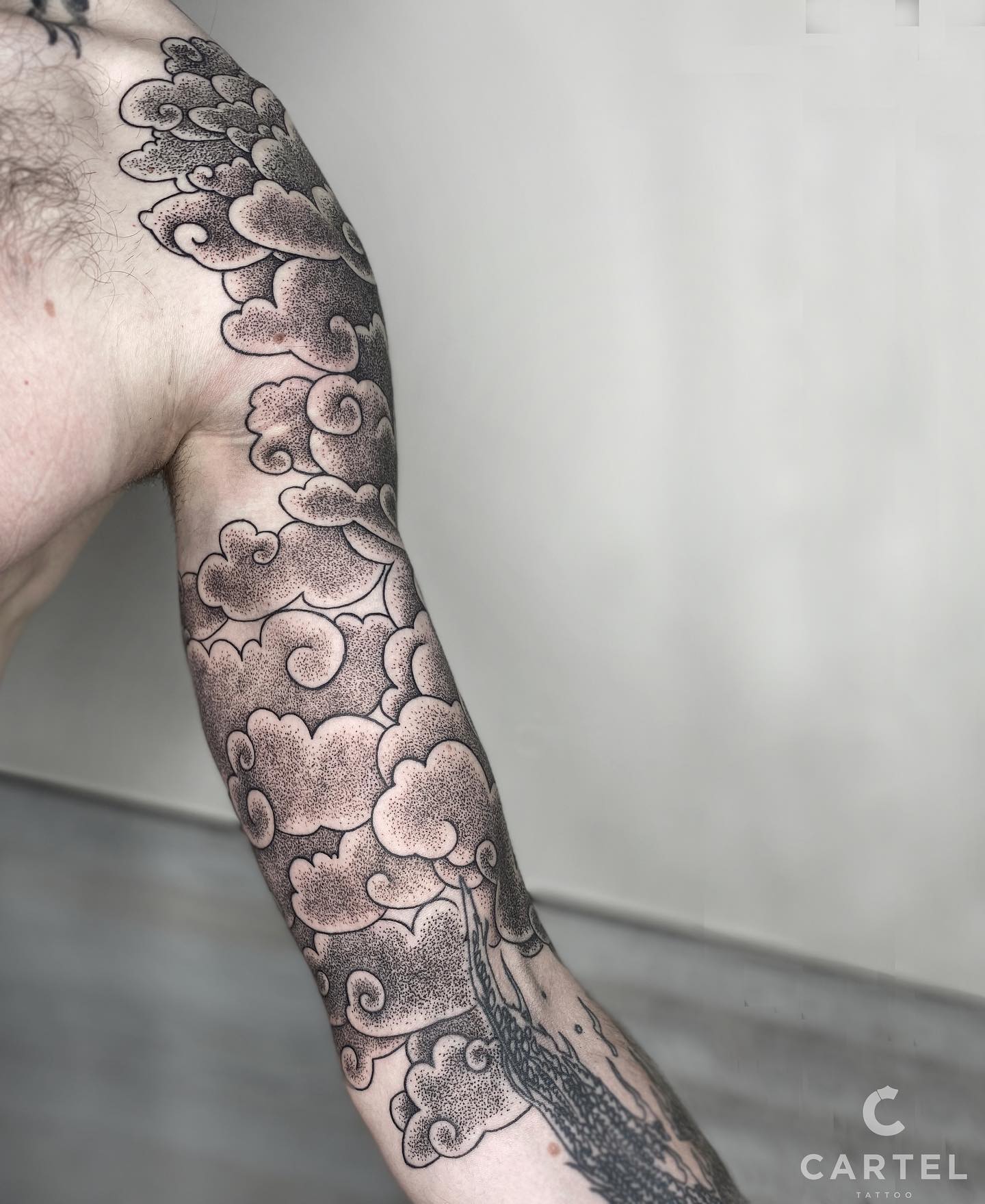 Для хлопців на плечі передпліччі, фото - Тату салон Cartel Tattoo