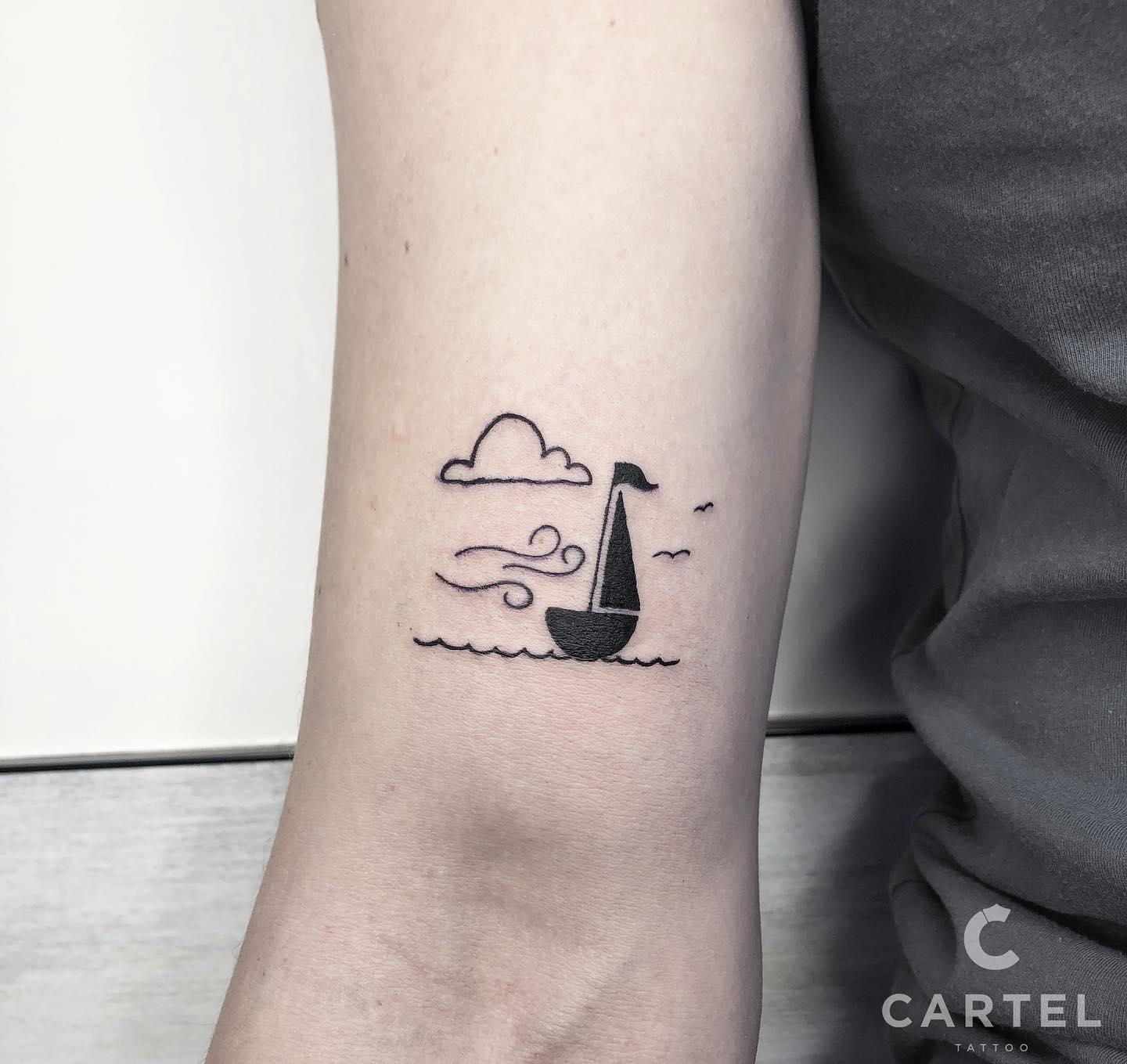 Для дівчат мінімалізм міні, фото - Тату салон Cartel Tattoo