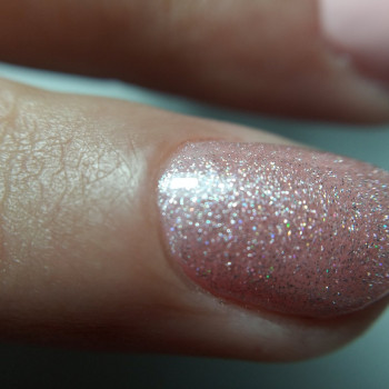 Аппаратный маникюр, выравнивание ногтевой пластины, покрытие гель лаком
                    Майстер манікюру Виктория Михайлова Маріуполь