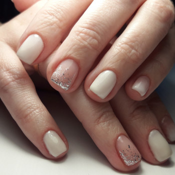 Аппаратный маникюр, выравнивание ногтевой пластины, покрытие гель лаком
                    Майстер манікюру Виктория Михайлова Маріуполь