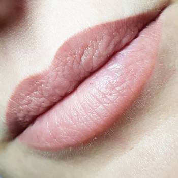 Перманентный макияж губ