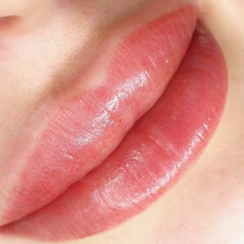 Перманентный макияж губ