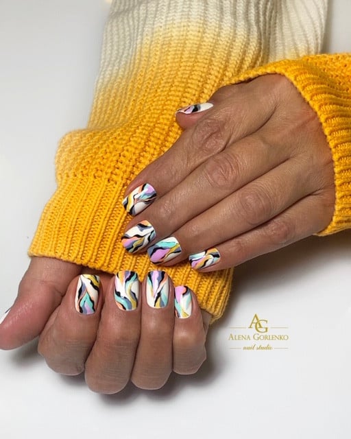 Манікюр з малюнком яскравий різнокольоровий, фото - Нігтьова студія AG nail studio