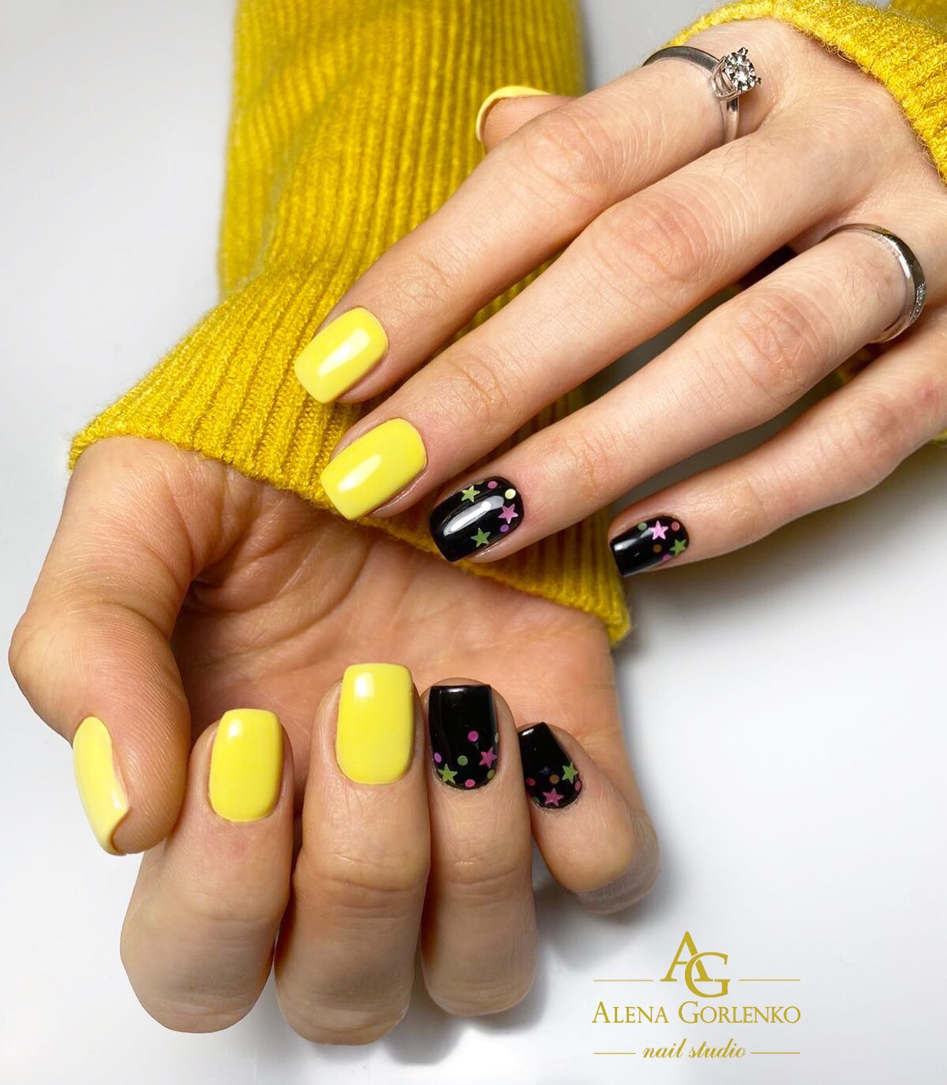 Манікюр з малюнком яскравий чорний, фото - Нігтьова студія AG nail studio