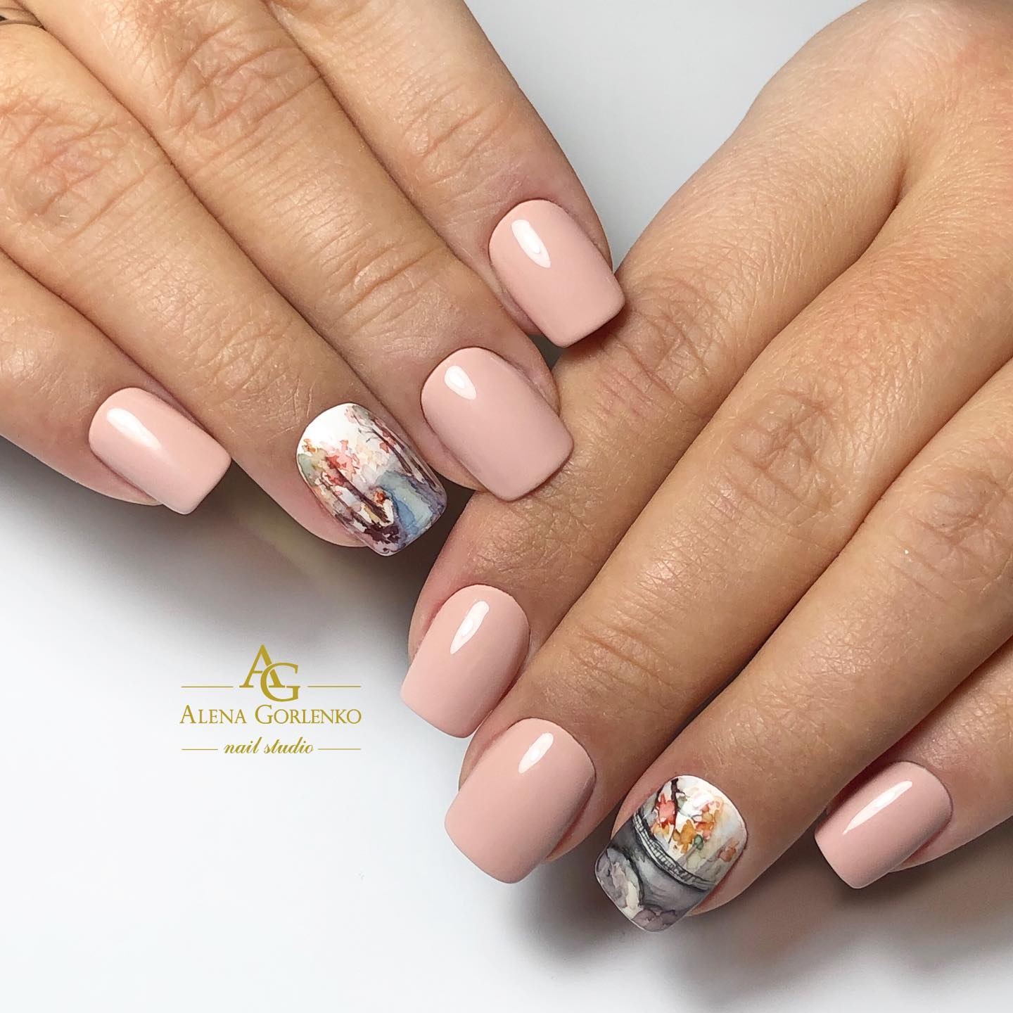 Манікюр на короткі нігті ніжний нюдовий, фото - Нігтьова студія AG nail studio