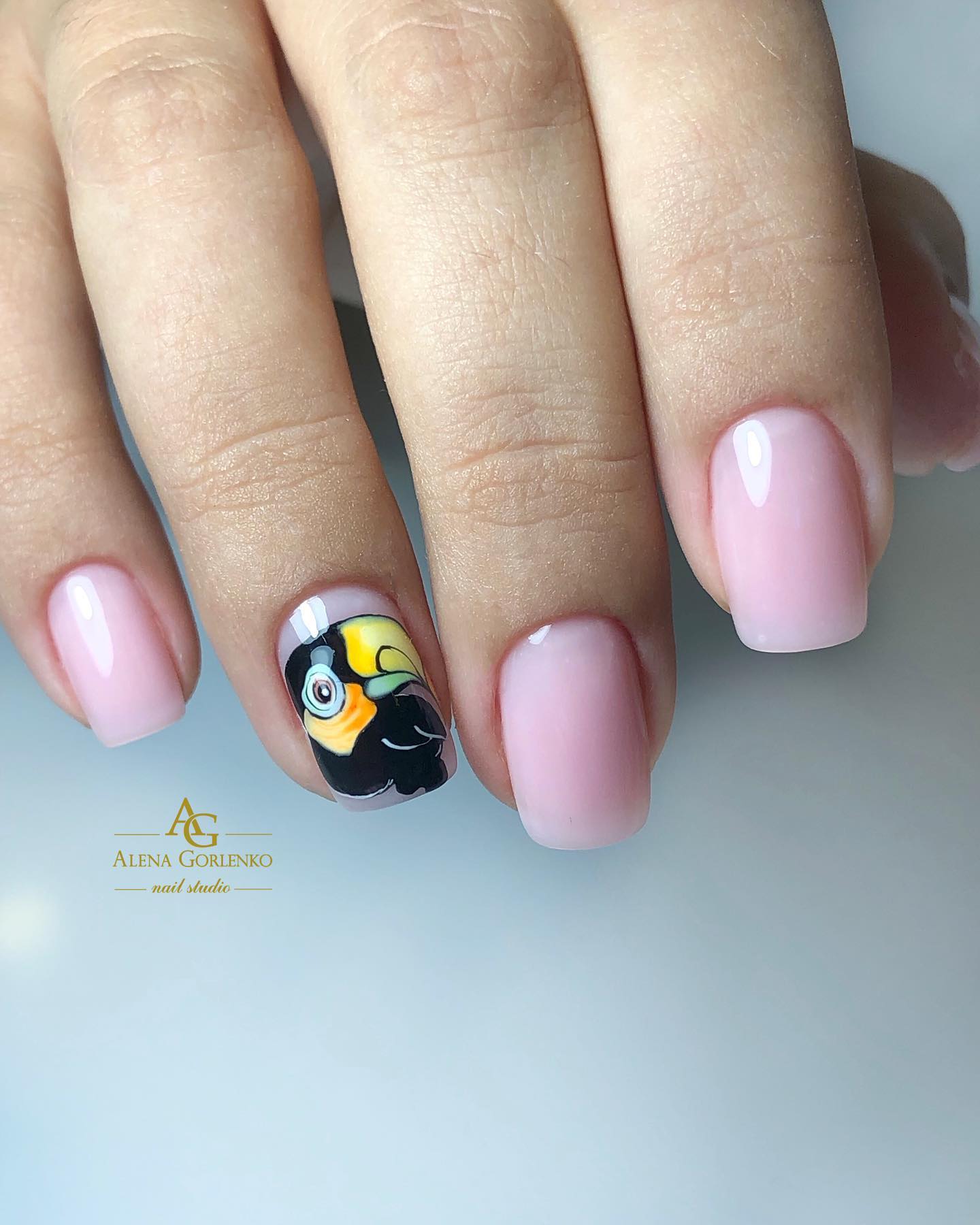 Нежный маникюр с рисунком розовый, фото - Ногтевая студия AG nail studio