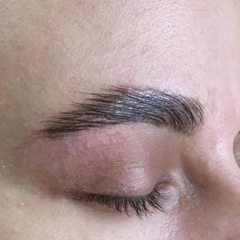 Ламінування брів