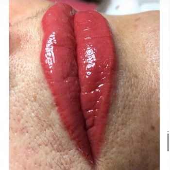 Перманентный макияж губ