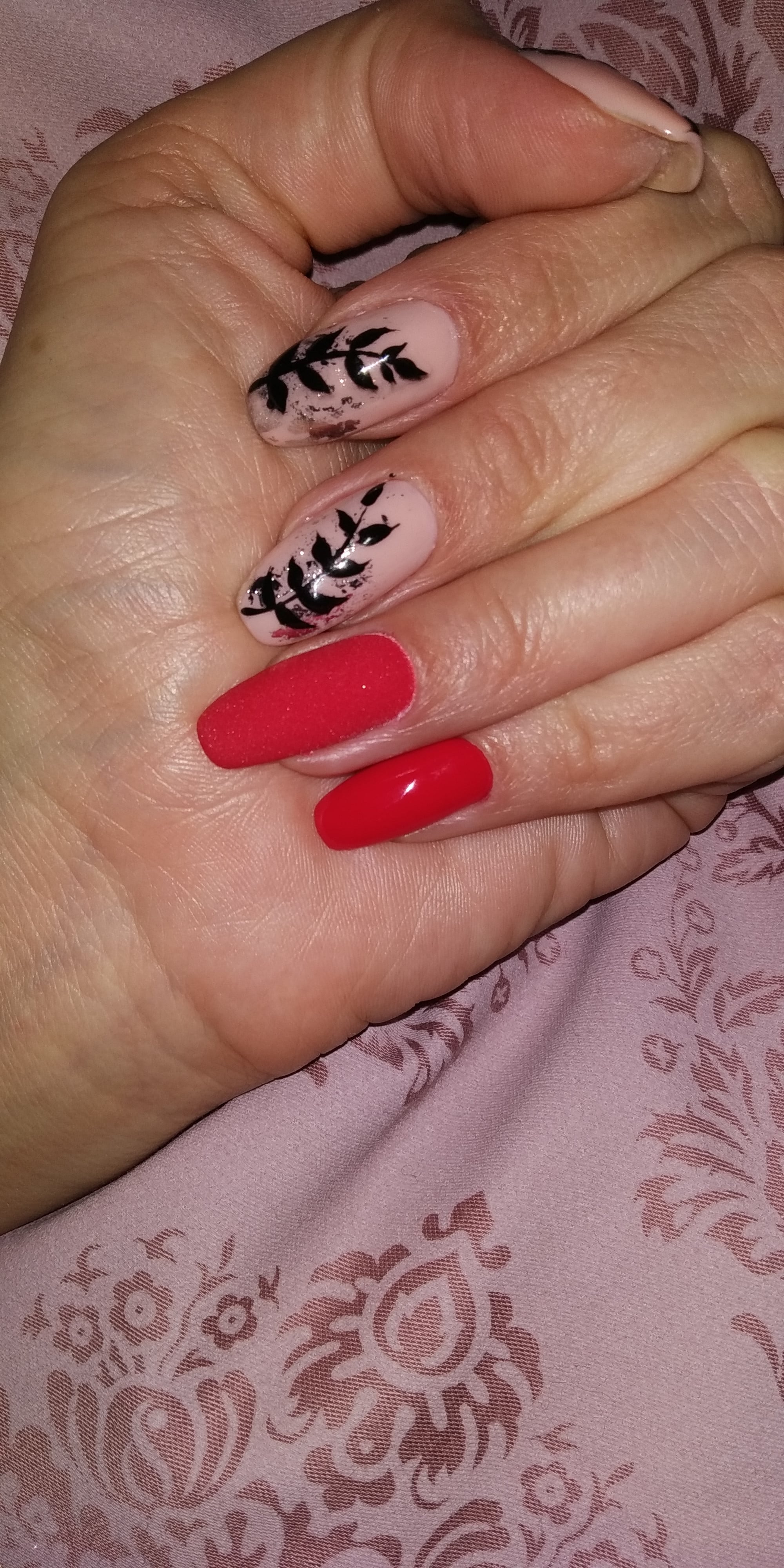 Красный маникюр черный двухцветный, фото - Мастер маникюра Ирина Ткач