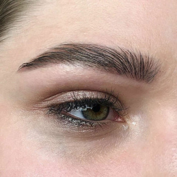 Брови фарбою okis