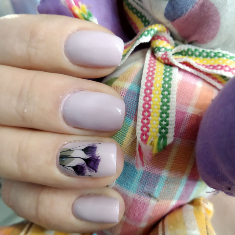 Маникюр+гель лак
Однотонный, наклейка цена 370 грн, фото - Мастер маникюра Анна Дмитриева