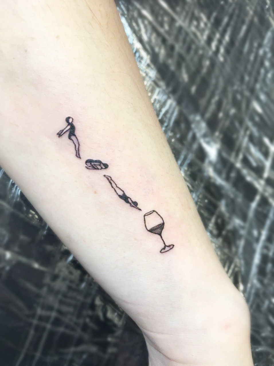 Бокал, фото - Тату салон HouseInk Tattoo Studio