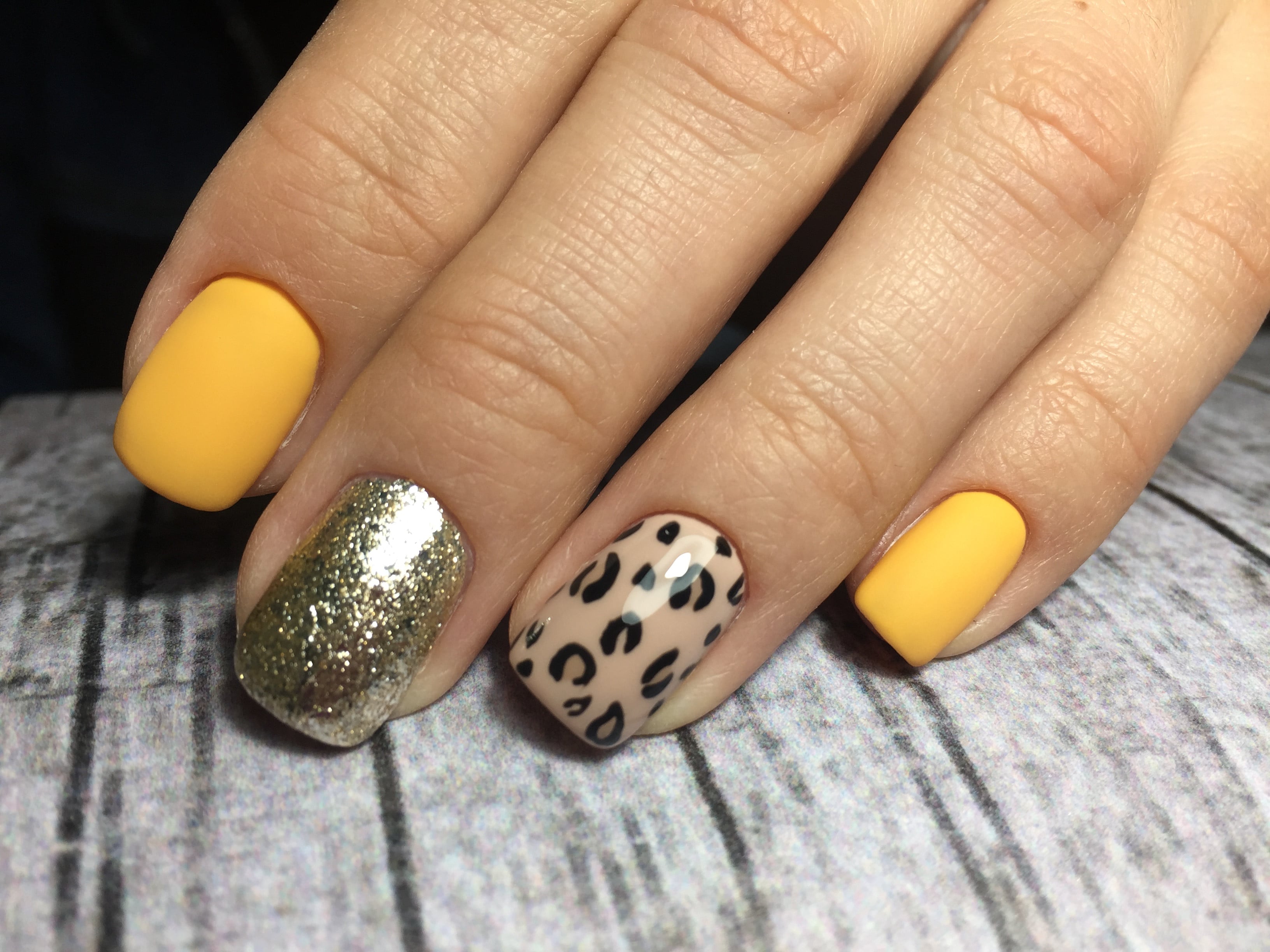 Маникюр с блестками черный матовый, фото - Мастер маникюра Ольга