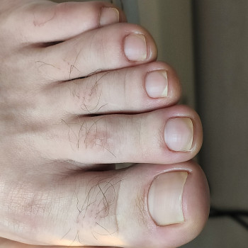 Мужской педикюр пальчиков