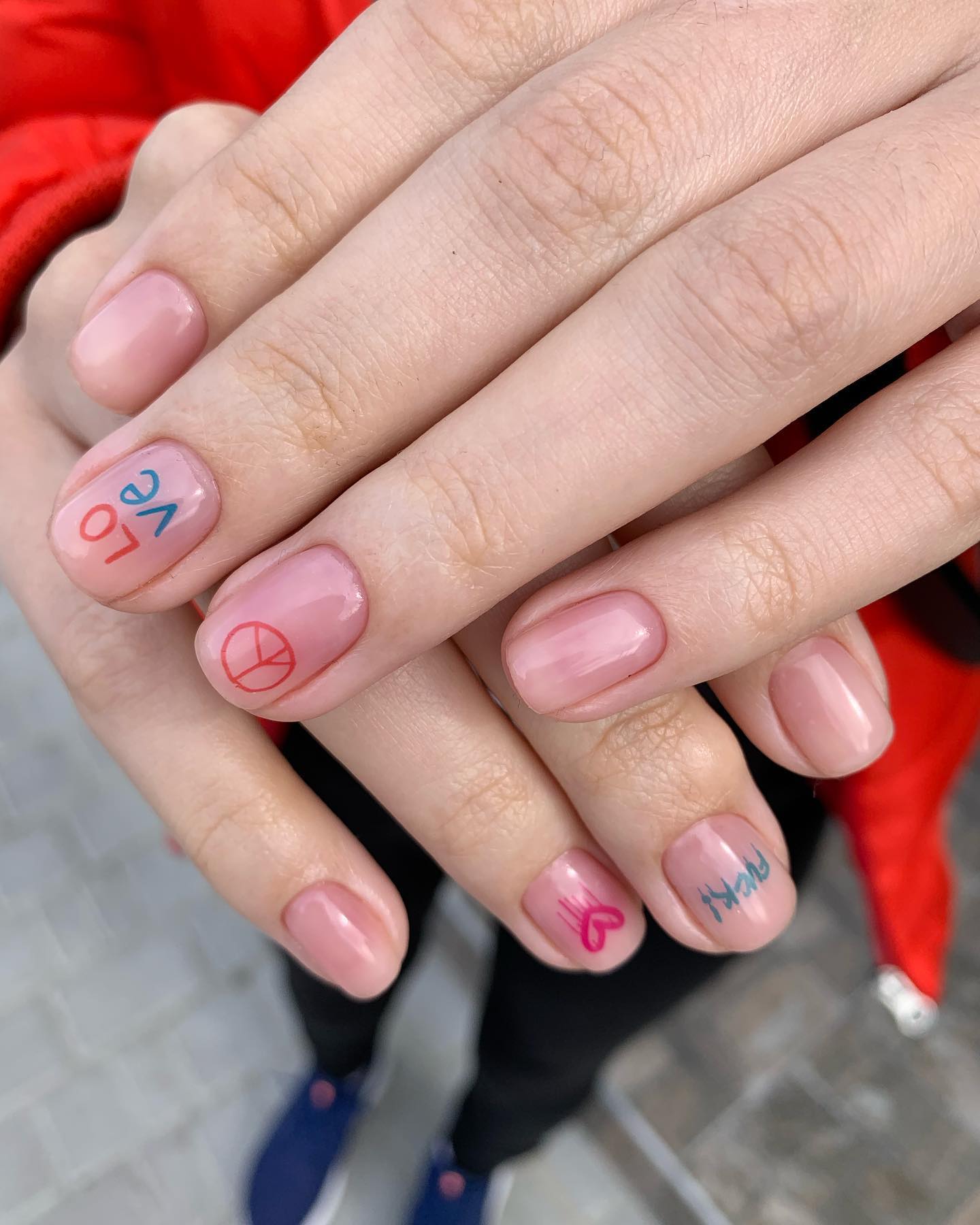 Нюдовий манікюр з малюнком мінімалізм, фото - Нігтьова студія THIS IS MANIC nail studio