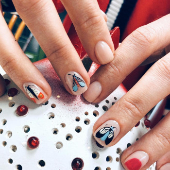 Фото с портфолио THIS IS MANIC nail studio