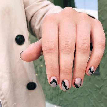 Фото с портфолио THIS IS MANIC nail studio