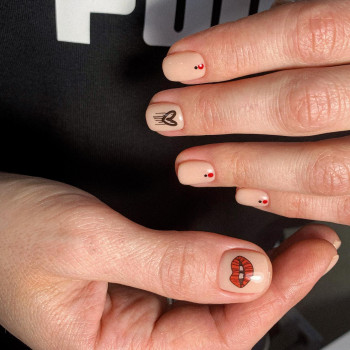 Фото с портфолио THIS IS MANIC nail studio