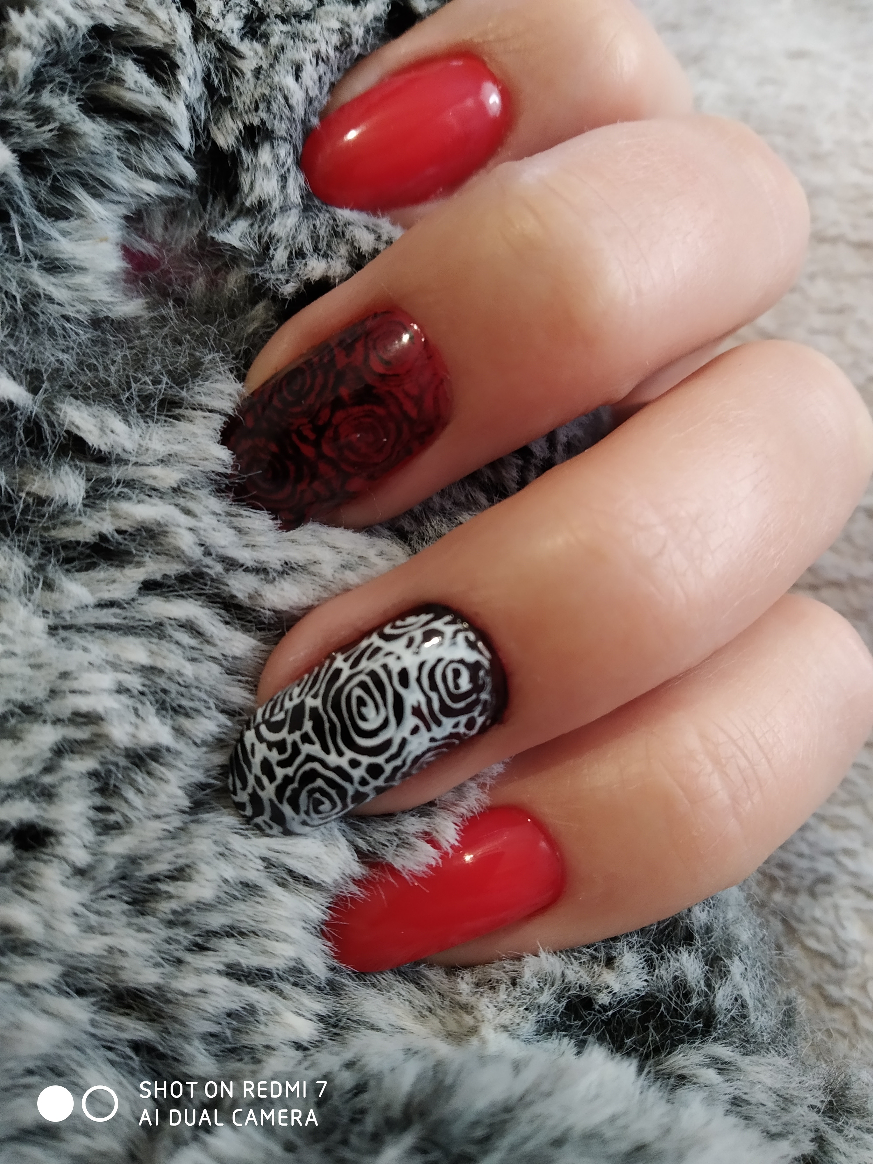 Червоний манікюр зима чорний, фото - Майстер манікюру Ольга Коцур