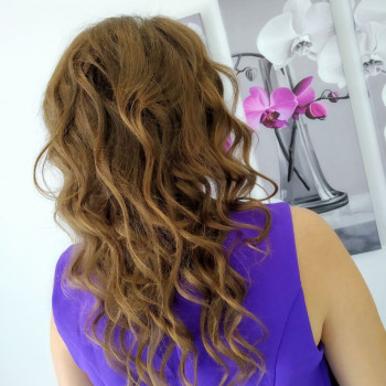 Сделать Локоны на утюжок Бровары салон красоты