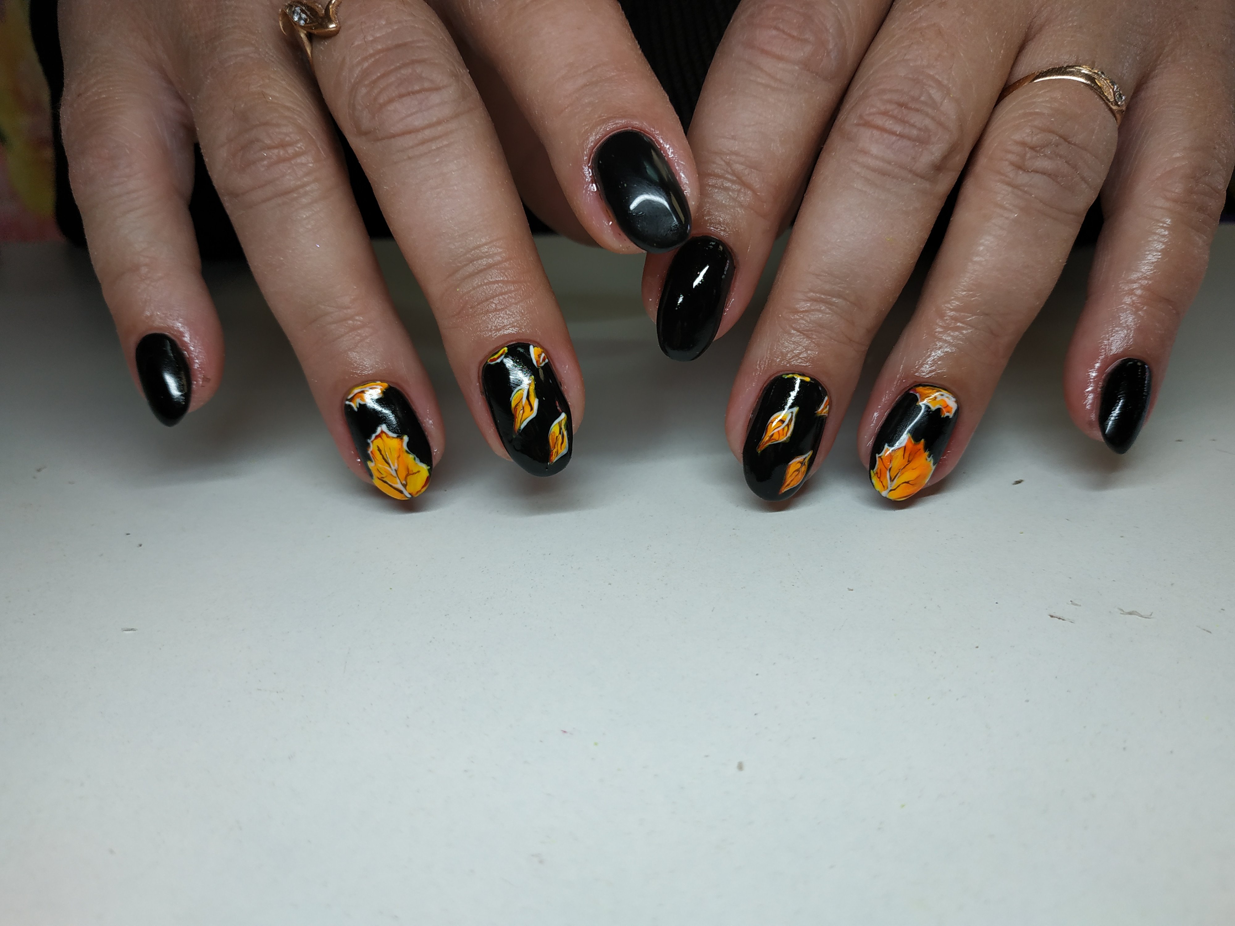 Маникюр на короткие ногти с рисунком яркий, фото - Мастер маникюра Елизавета Громова