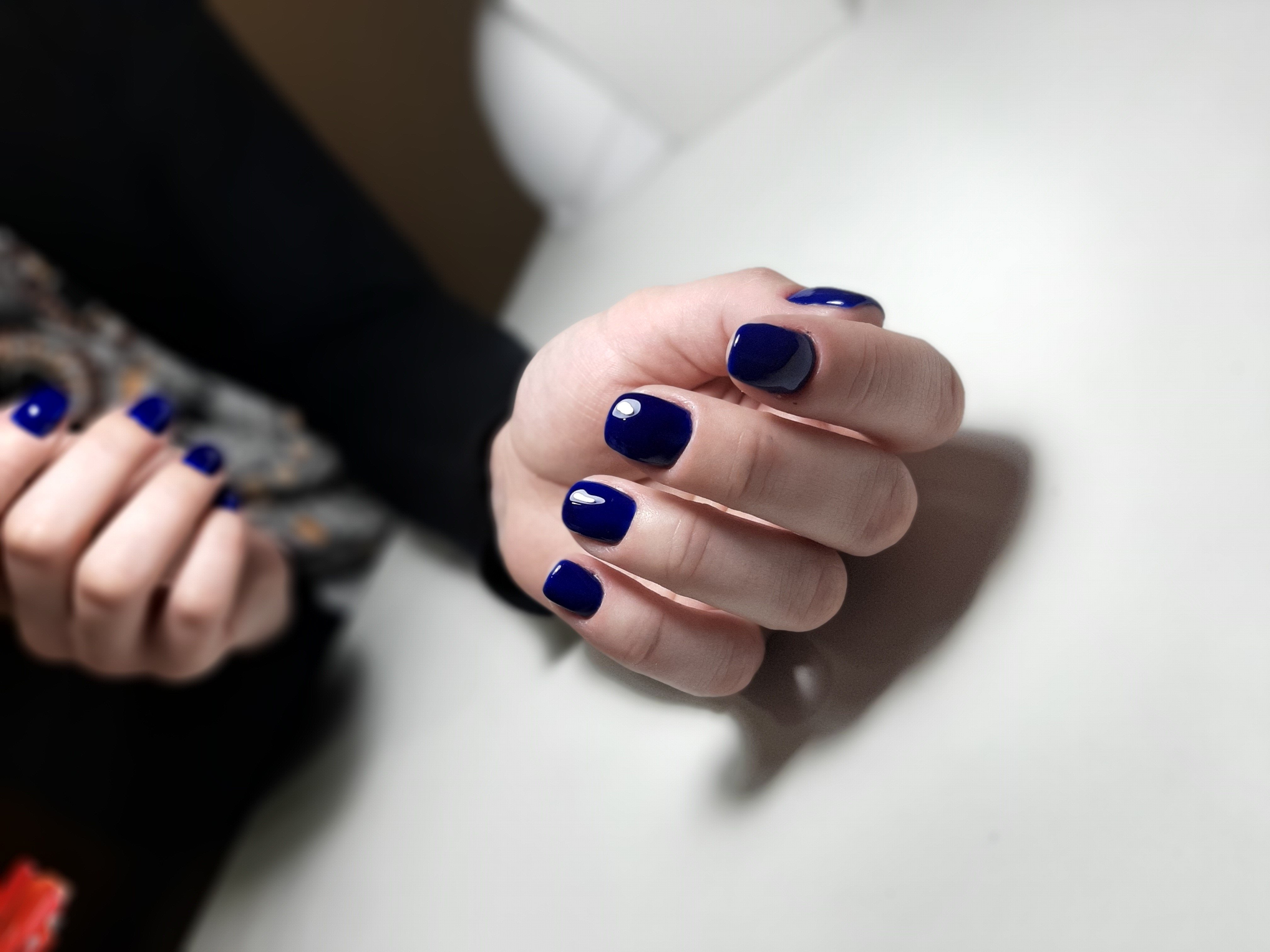 Манікюр на короткі нігті синій однотонний (монохромний), фото - Майстер манікюру Лилия Сергеевна Евтухова