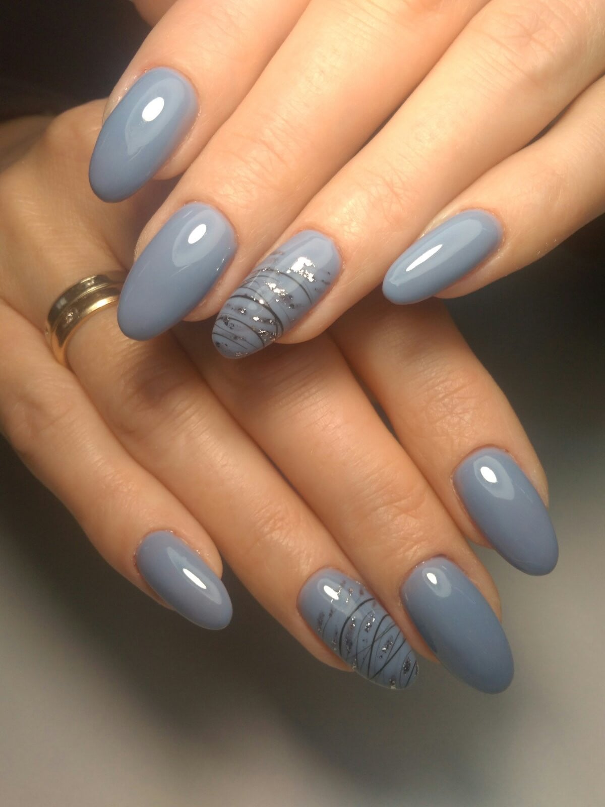 Манікюр з малюнком на довгі нігті блакитний, фото -  Nail Bar