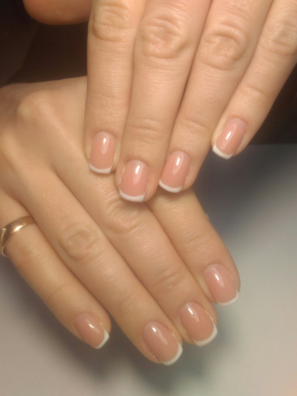 Ніжний манікюр нюдовий френч, фото -  Nail Bar
