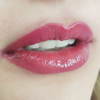 Сочные губки для любительниц ярких тонов! Такая помада никог