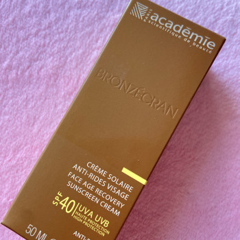 Защитный ультралегкий крем с спф-40 academie
