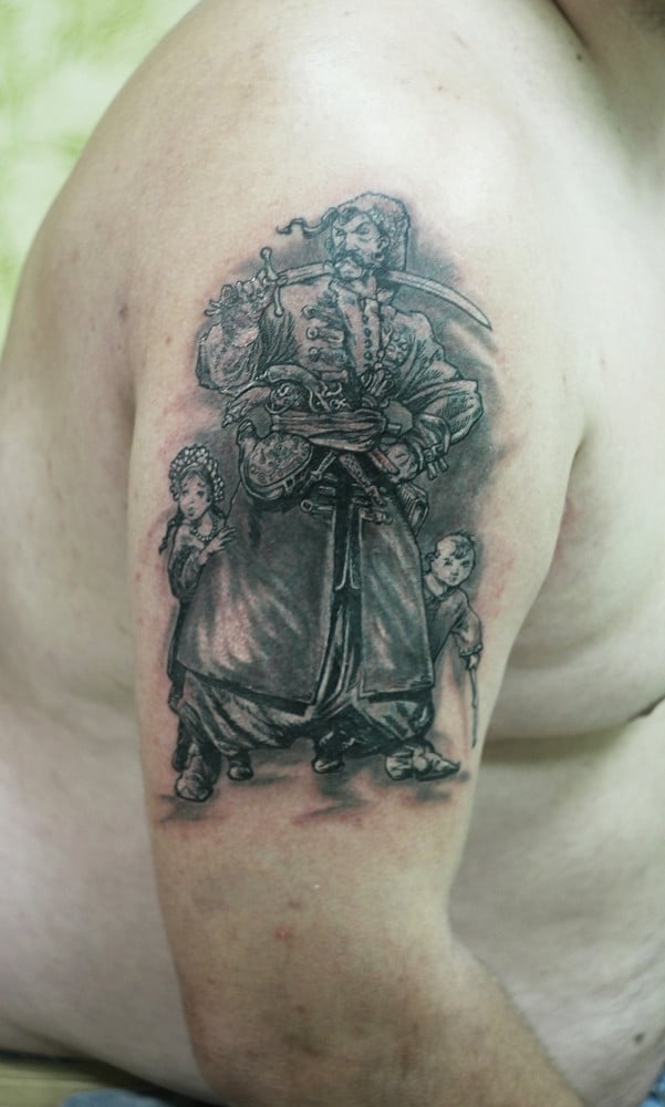 Мужские на плече реализм, фото - Тату салон Inked